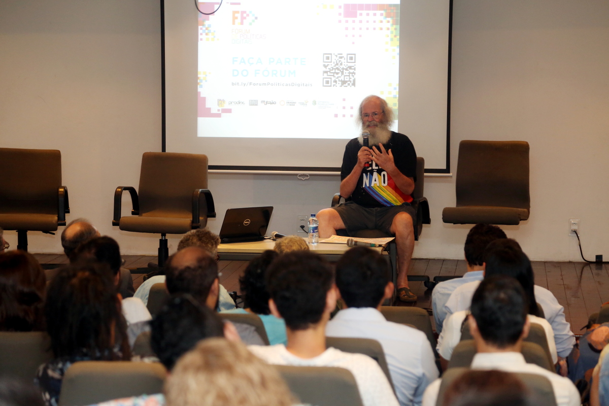 O ‘digital’ é subversivo ao capitalismo selvagem, defende Cláudio Prado