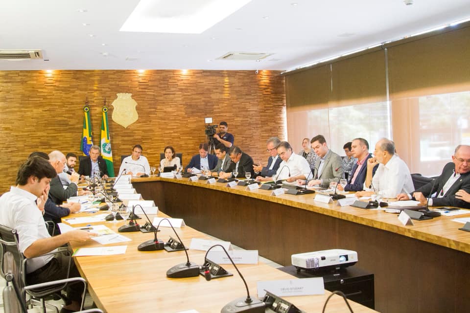 Governador reúne bancada federal e reitores para discutir corte de recursos de universidades federais