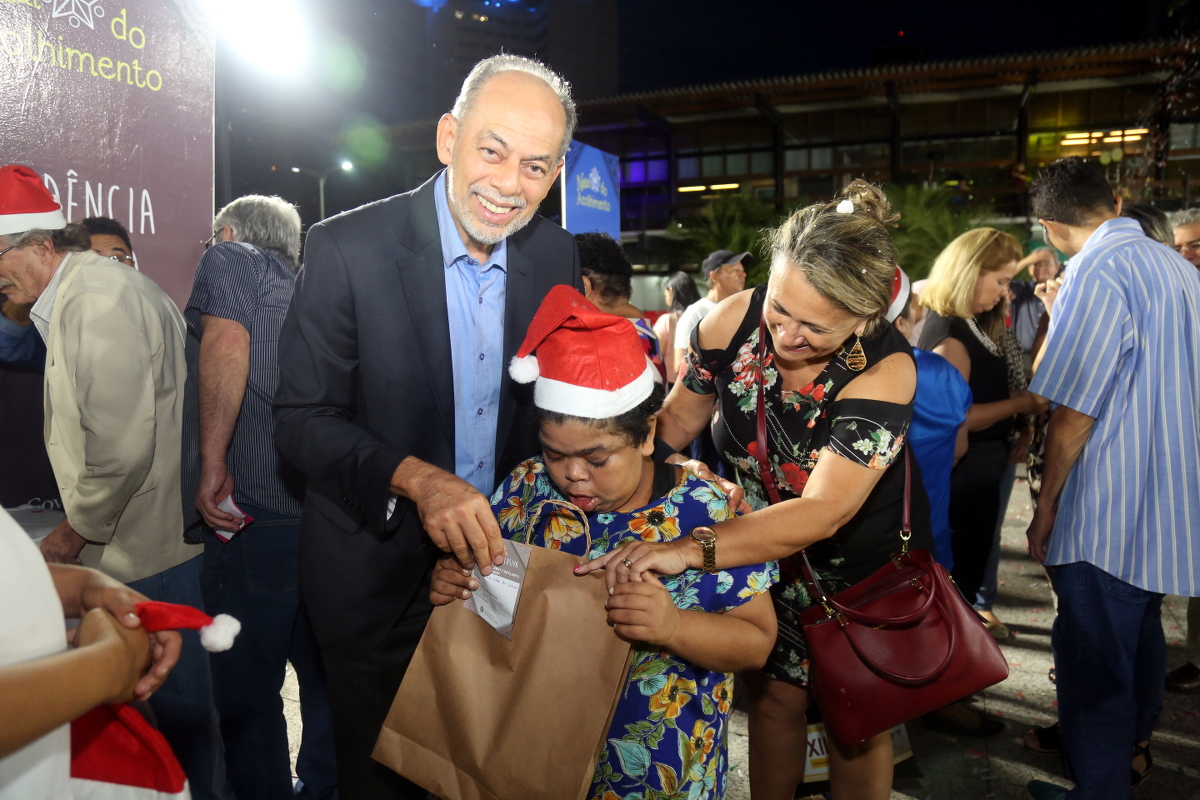Natal do Acolhimento: Secretários e servidores apadrinham crianças de abrigos e instituições sociais