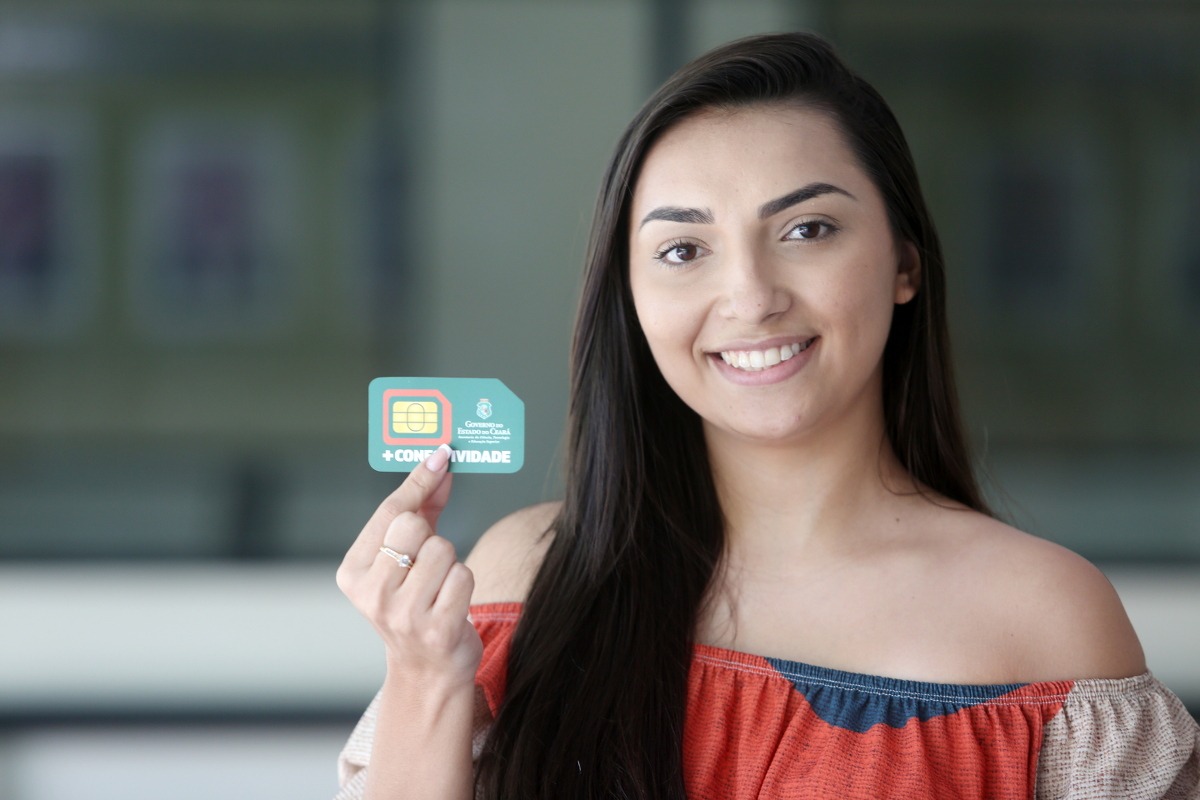 Alunos das universidades estaduais começam a receber novos chips com Internet